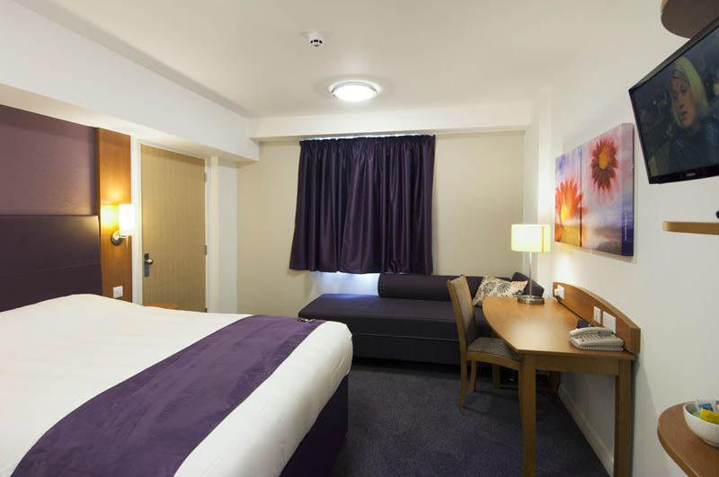 Premier Inn London Ilford Eksteriør bilde