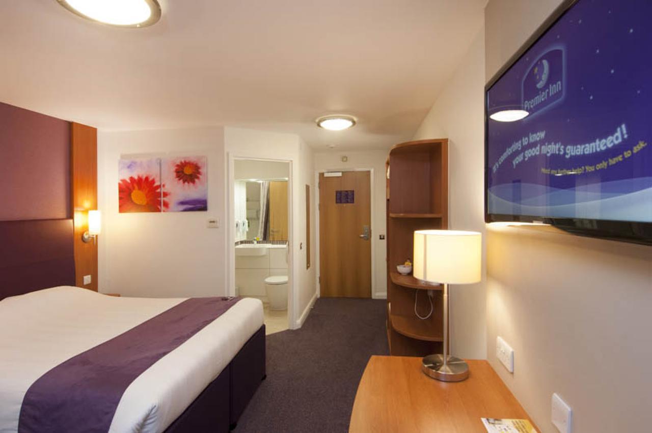 Premier Inn London Ilford Eksteriør bilde