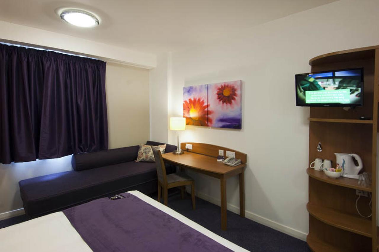 Premier Inn London Ilford Eksteriør bilde